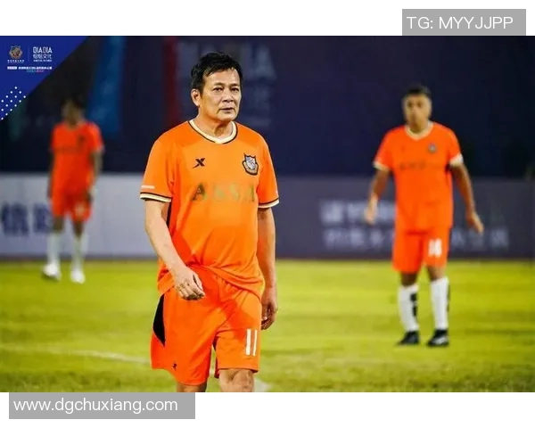 那些在绿茵场上闪耀光芒的足球明星们的传奇故事与成就